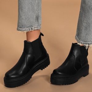 STEVE MADDEN Yardley Black Platform Ankle Boots